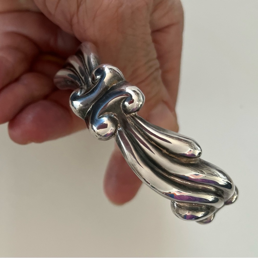 Hollow sterling silver bracelet